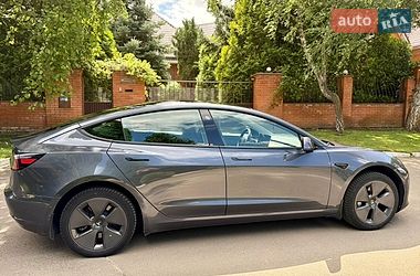 Седан Tesla Model 3 2021 в Киеве