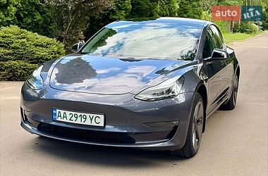 Седан Tesla Model 3 2021 в Киеве