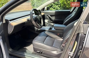 Седан Tesla Model 3 2021 в Киеве