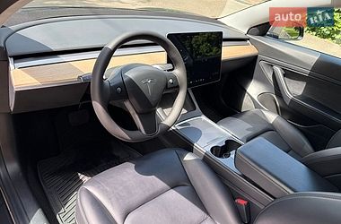 Седан Tesla Model 3 2021 в Киеве