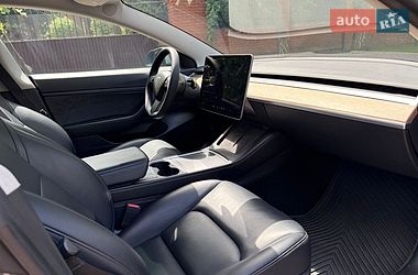 Седан Tesla Model 3 2021 в Киеве