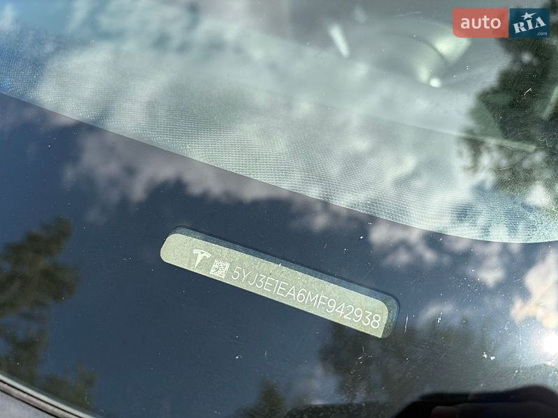 Седан Tesla Model 3 2021 в Киеве