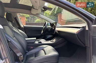 Седан Tesla Model 3 2021 в Киеве