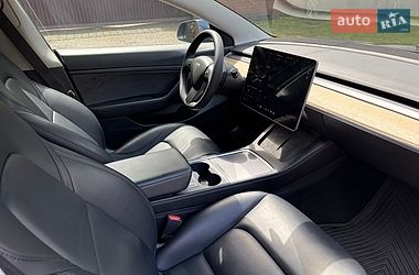 Седан Tesla Model 3 2021 в Киеве