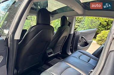 Седан Tesla Model 3 2021 в Киеве
