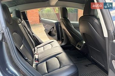 Седан Tesla Model 3 2021 в Киеве