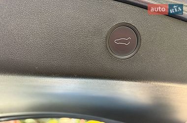 Седан Tesla Model 3 2021 в Киеве