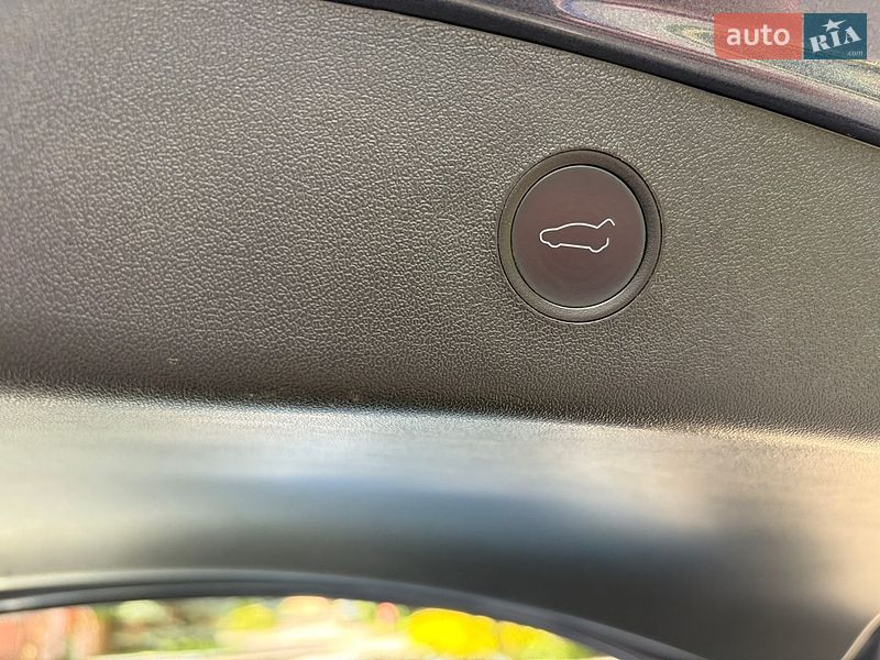 Седан Tesla Model 3 2021 в Киеве