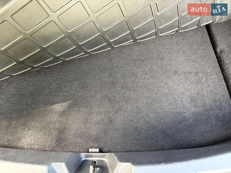 Седан Tesla Model 3 2021 в Киеве