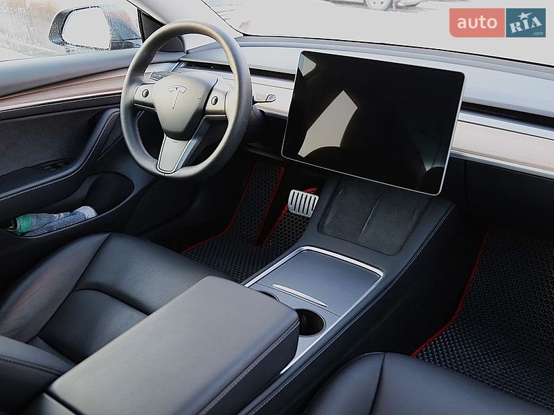 Седан Tesla Model 3 2023 в Києві