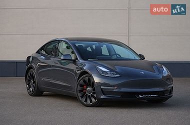 Седан Tesla Model 3 2023 в Києві