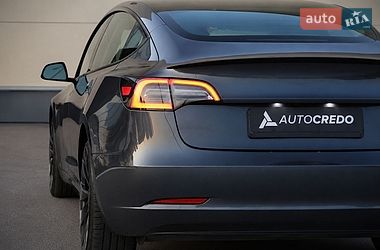 Седан Tesla Model 3 2023 в Києві