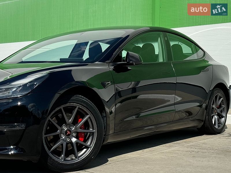 Седан Tesla Model 3 2022 в Олександрії