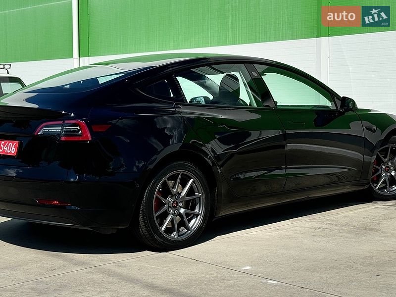 Седан Tesla Model 3 2022 в Олександрії