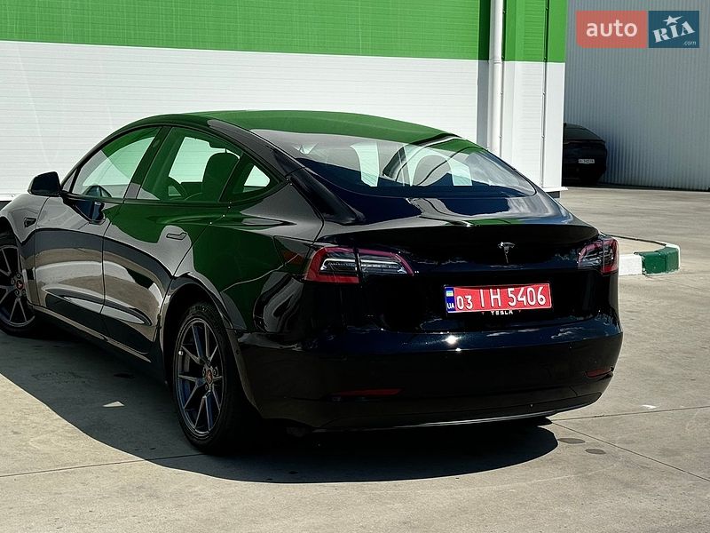 Седан Tesla Model 3 2022 в Олександрії