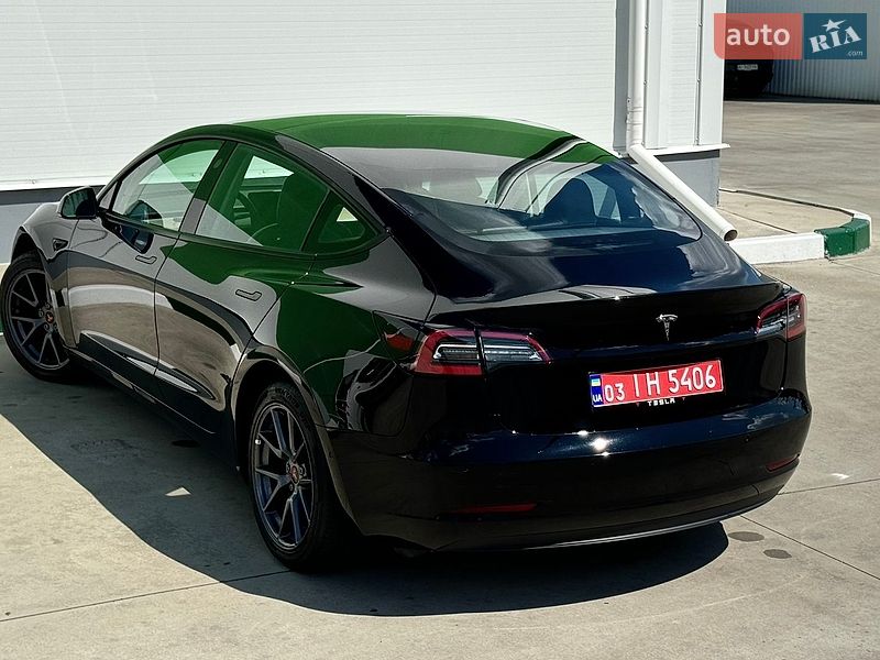 Седан Tesla Model 3 2022 в Олександрії
