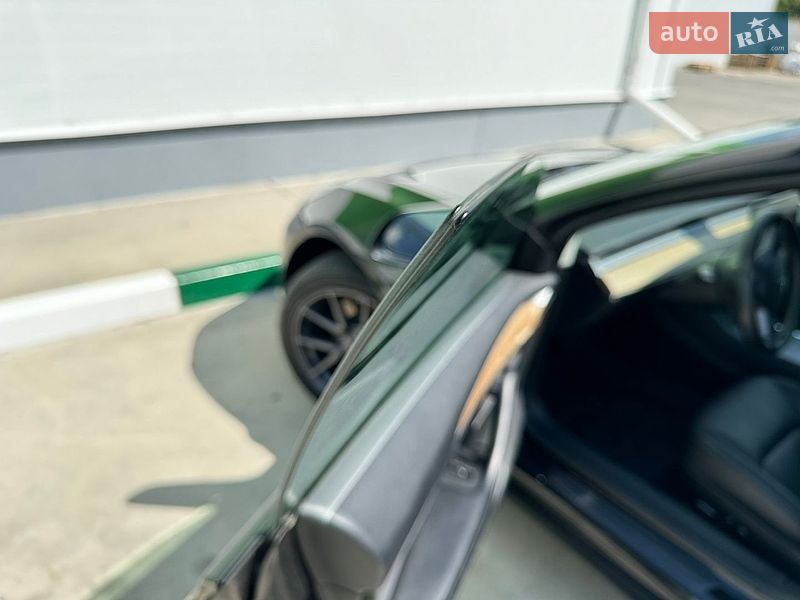 Седан Tesla Model 3 2022 в Олександрії