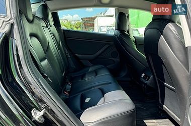 Седан Tesla Model 3 2022 в Олександрії