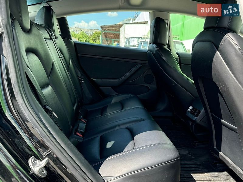 Седан Tesla Model 3 2022 в Олександрії