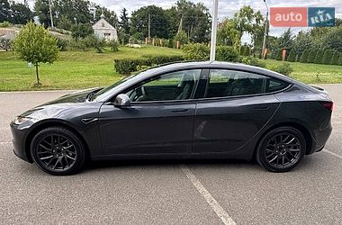 Седан Tesla Model 3 2025 в Киеве фото 5 Седан Tesla Model 3 2025 в Киеве