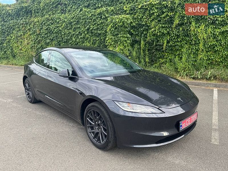 Седан Tesla Model 3 2025 в Киеве фото 11 Седан Tesla Model 3 2025 в Киеве