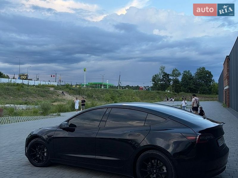 Седан Tesla Model 3 2021 в Хмельницком
