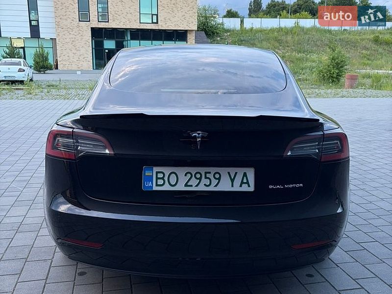 Седан Tesla Model 3 2021 в Хмельницькому