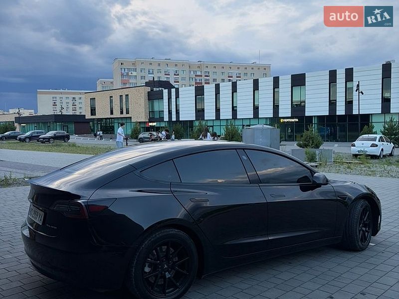 Седан Tesla Model 3 2021 в Хмельницькому
