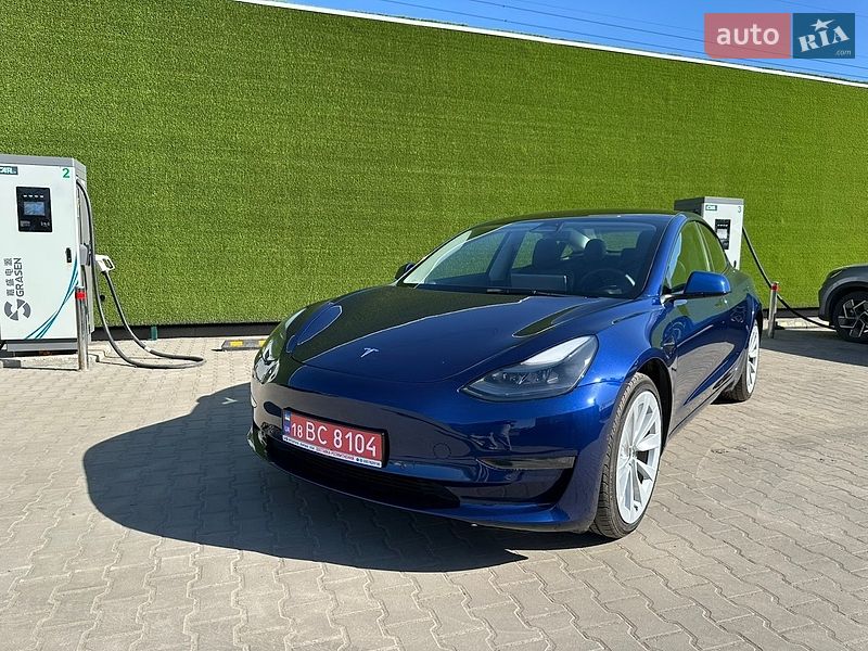 Седан Tesla Model 3 2022 в Киеве