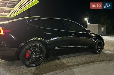 Седан Tesla Model 3 2019 в Києві