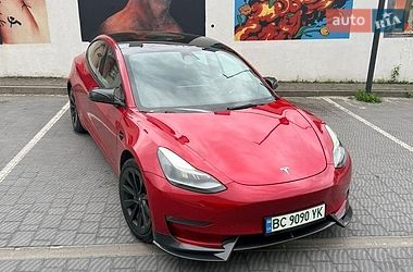 Седан Tesla Model 3 2022 в Львові