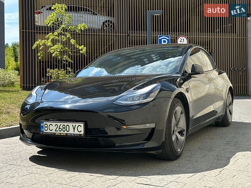 Tesla Model 3 2021