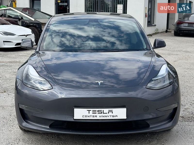 Tesla Model 3 2022