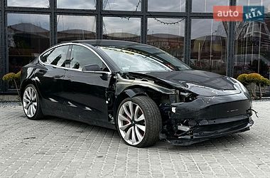 Седан Tesla Model 3 2018 в Львове