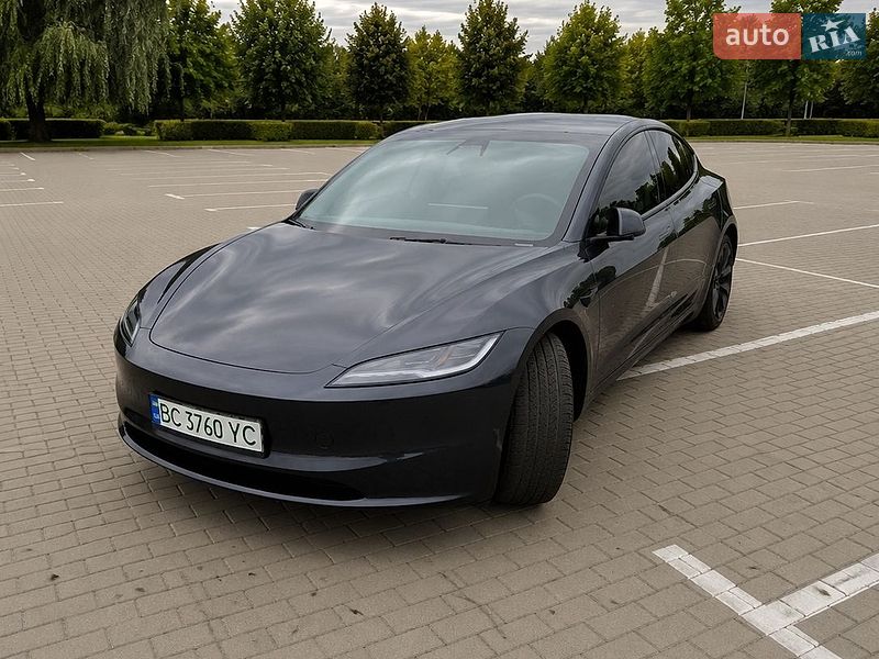 Tesla Model 3 2024