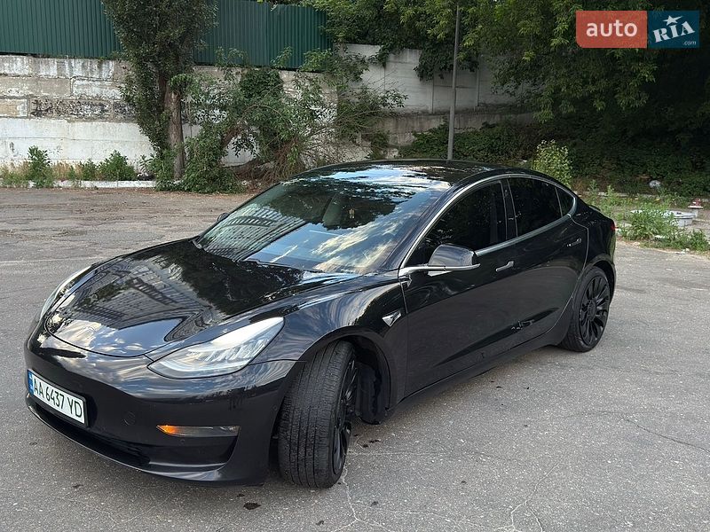 Седан Tesla Model 3 2018 в Буче фото Седан Tesla Model 3 2018 в Буче