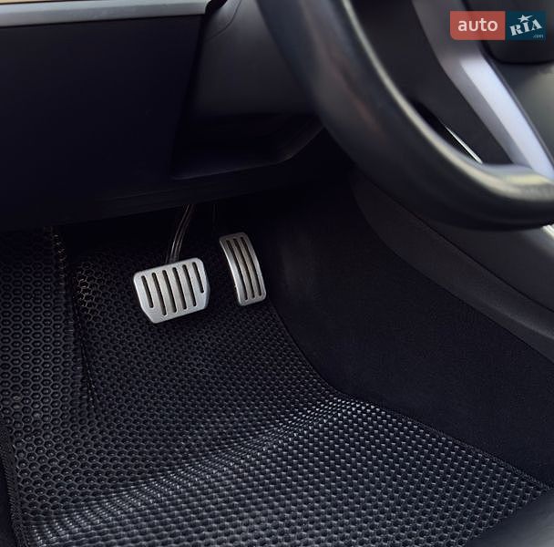 Седан Tesla Model 3 2018 в Буче фото 35 Седан Tesla Model 3 2018 в Буче