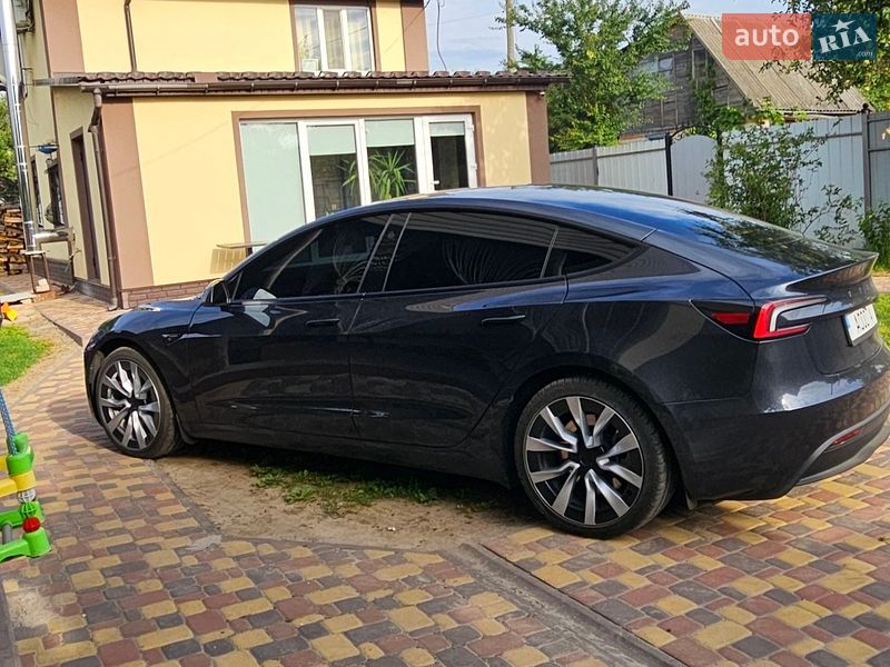 Седан Tesla Model 3 2024 в Кролевце