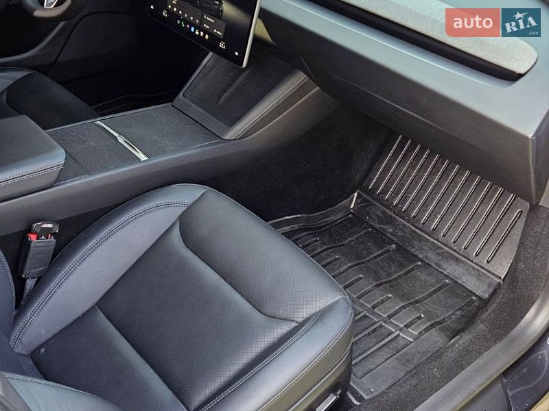 Седан Tesla Model 3 2024 в Кролевце
