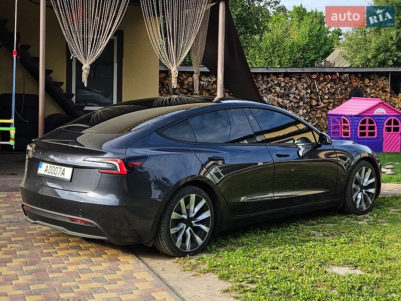 Седан Tesla Model 3 2024 в Кролевце