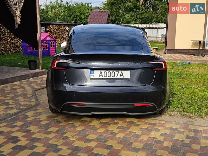 Седан Tesla Model 3 2024 в Кролевце