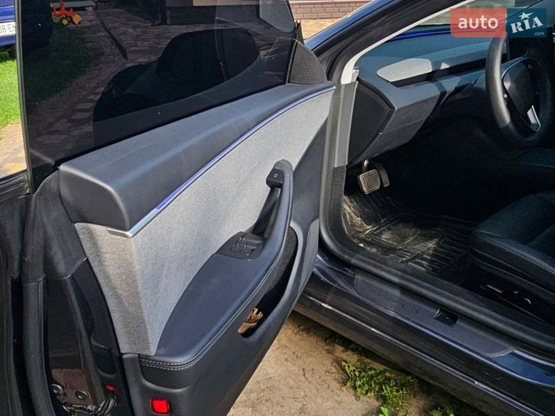 Седан Tesla Model 3 2024 в Кролевце