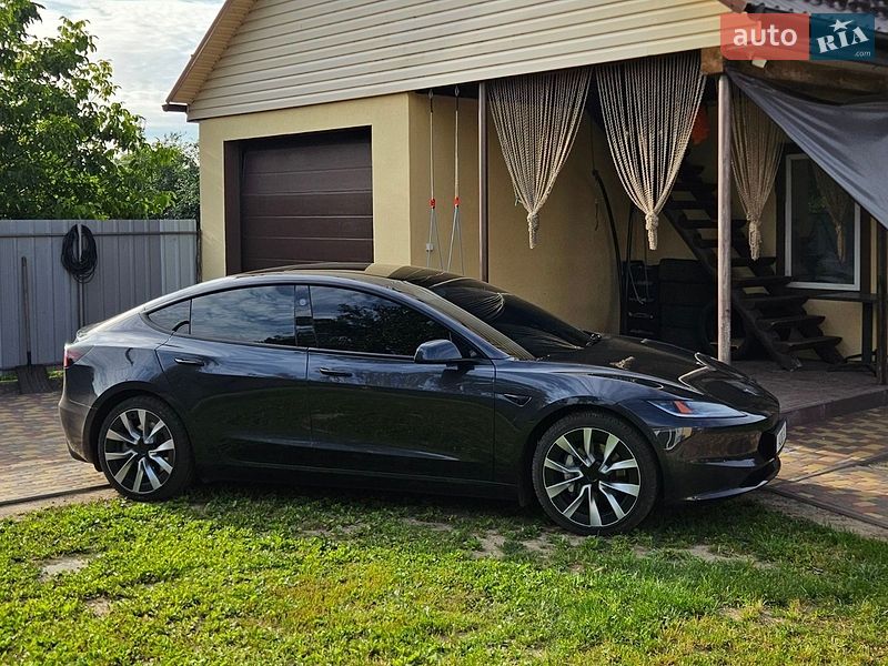 Седан Tesla Model 3 2024 в Кролевце