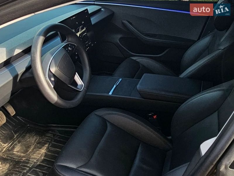 Седан Tesla Model 3 2024 в Кролевце