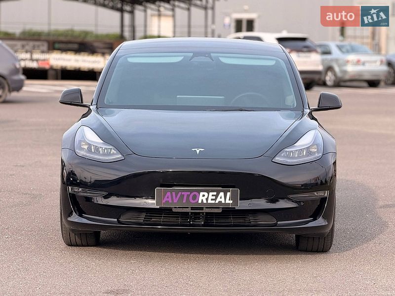 Седан Tesla Model 3 2022 в Кривому Розі