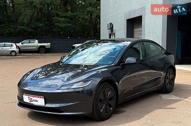 Седан Tesla Model 3 2025 в Києві
