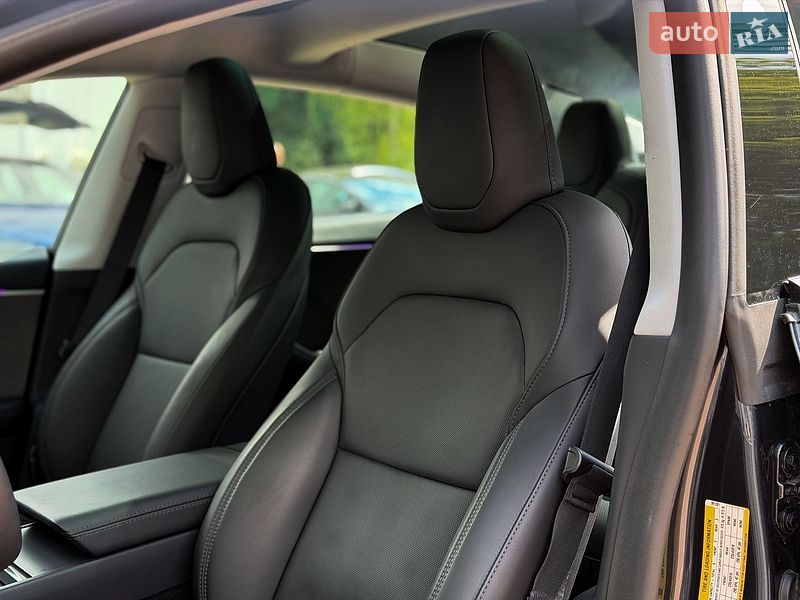 Седан Tesla Model 3 2025 в Києві