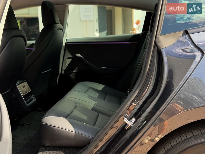 Седан Tesla Model 3 2025 в Києві