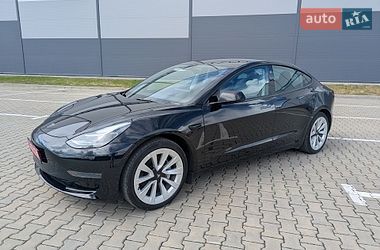 Седан Tesla Model 3 2022 в Івано-Франківську
