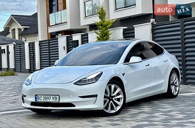 Седан Tesla Model 3 2019 в Ужгороде